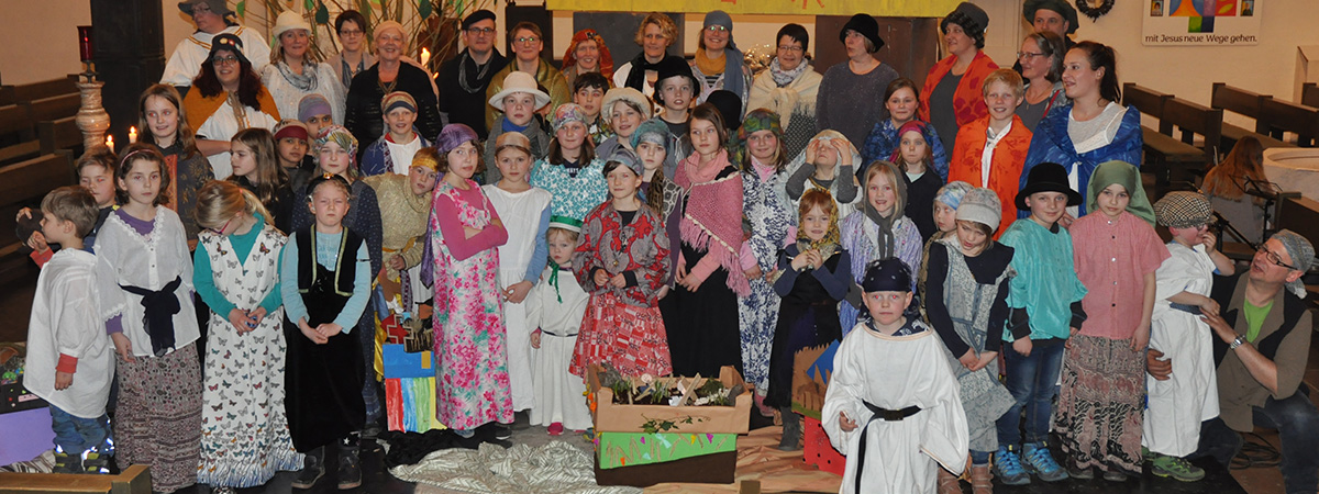 Engagierte Teilnehmer präsentieren ihre Ergebnisse